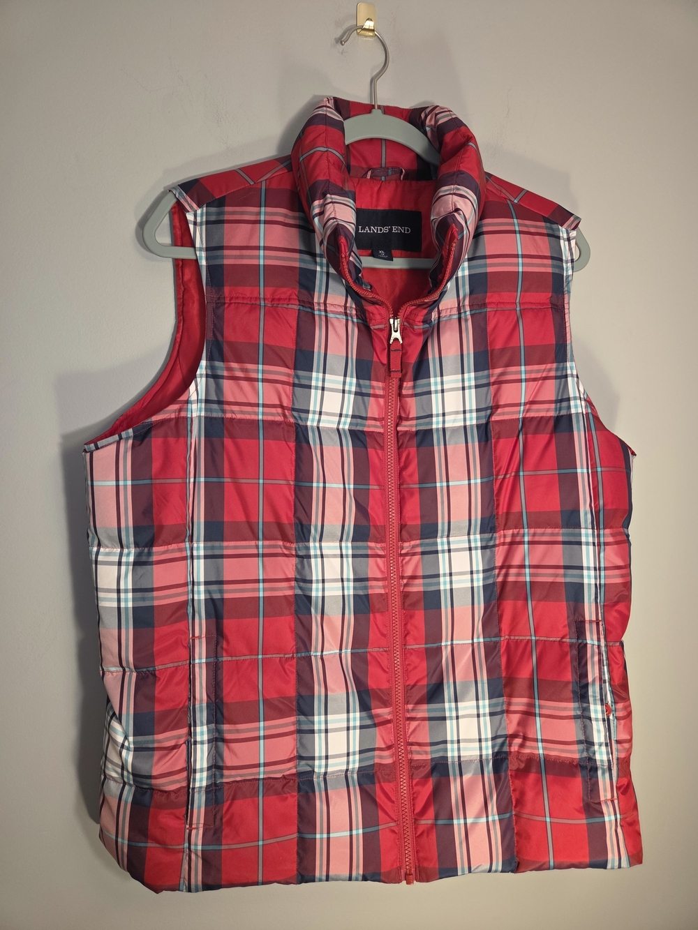 Lands' End Red Plaid Down Puffer Vest Women's XL (18) Full Zip Winter Gilet.